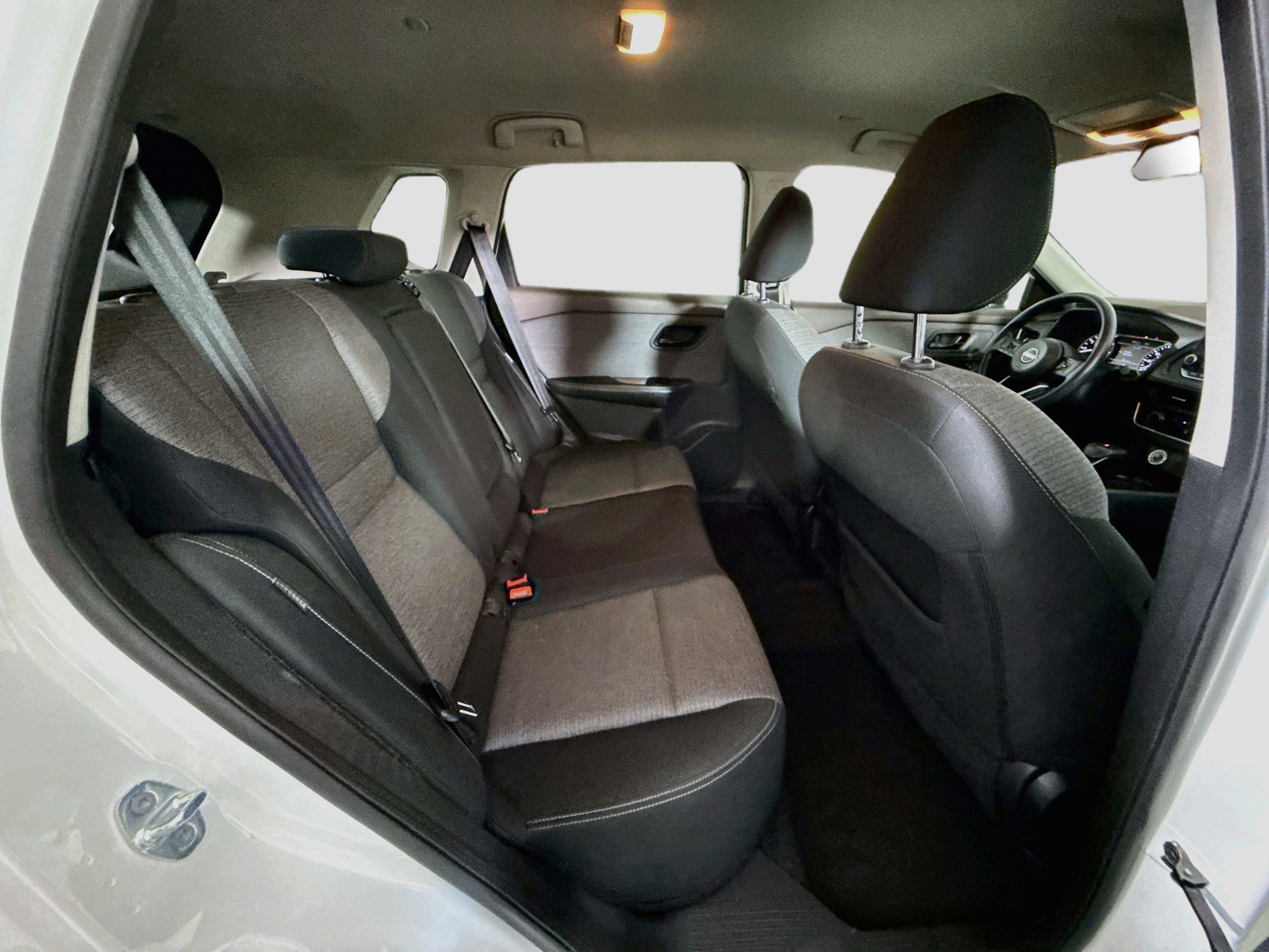 Used 2022 Nissan Rogue S FWD image 27