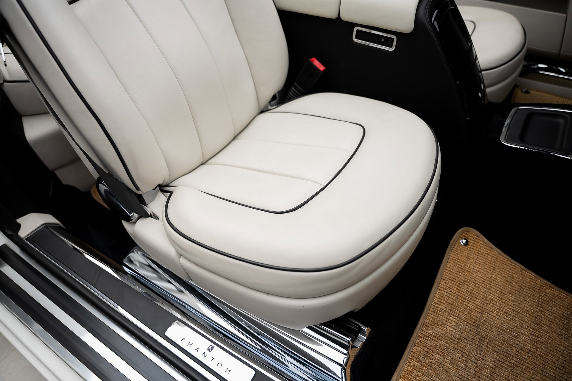 Used 2013 Rolls-Royce Phantom Drophead Coupe image 65