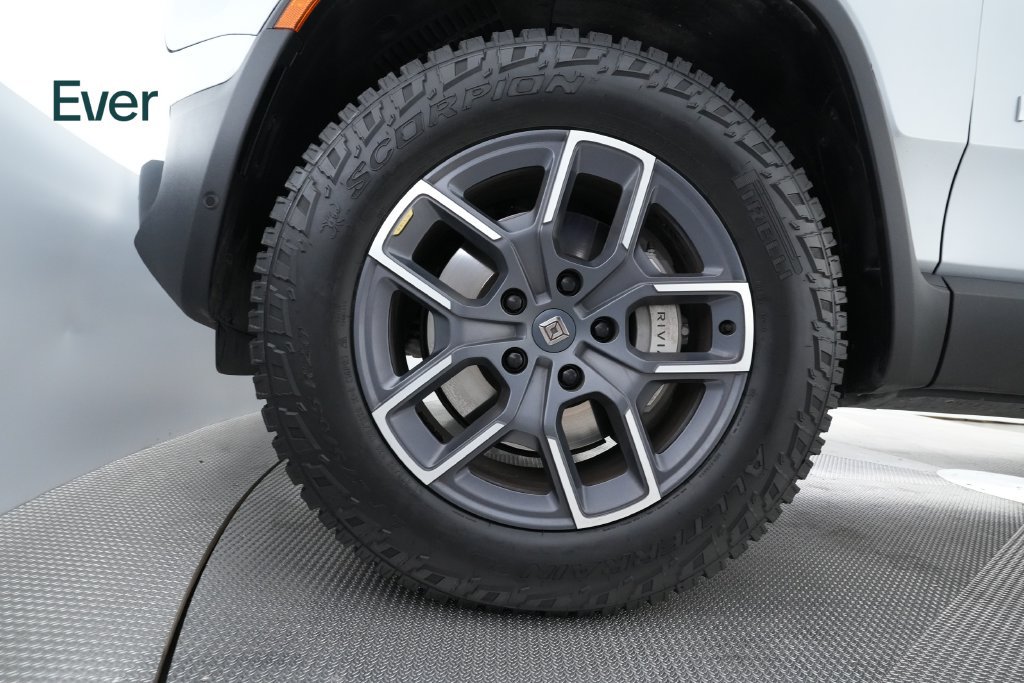 Used 2024 Rivian R1T Adventure Dual AWD/4WD image 9