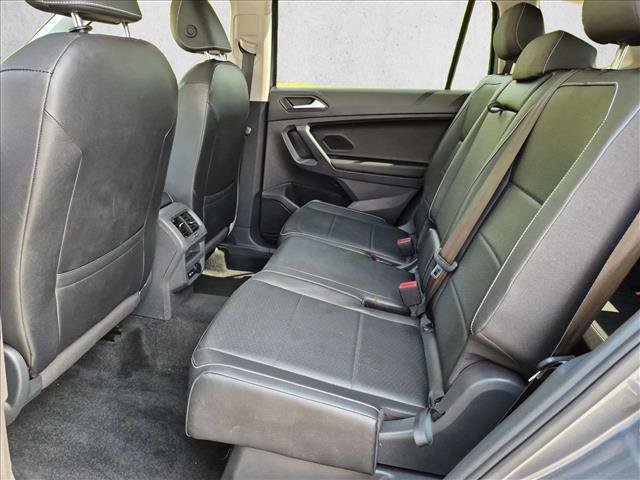Used 2021 Volkswagen Tiguan SE w/ Panoramic Sunroof Package AWD/4WD image 19