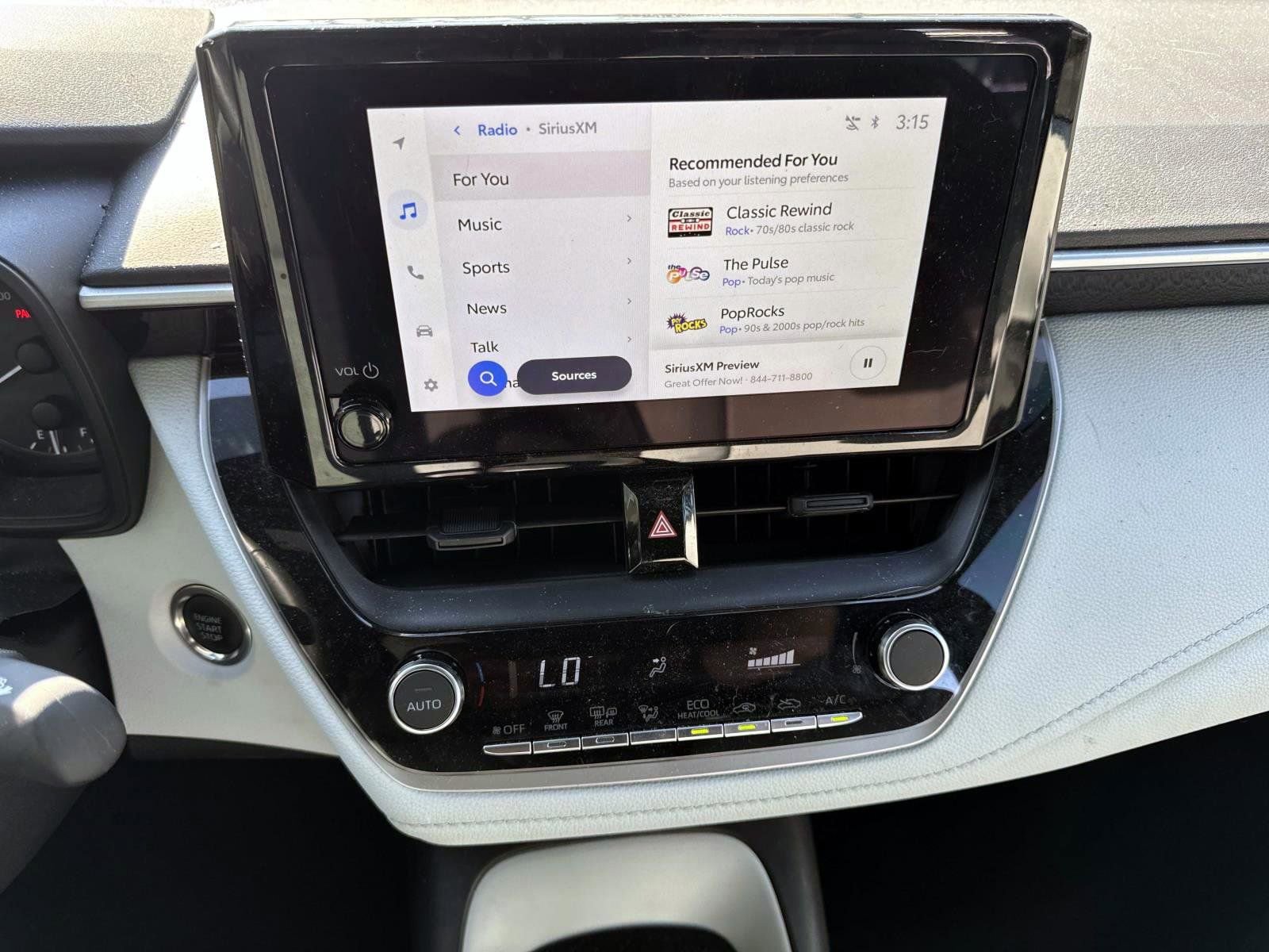 Used 2025 Toyota Corolla SE image 25