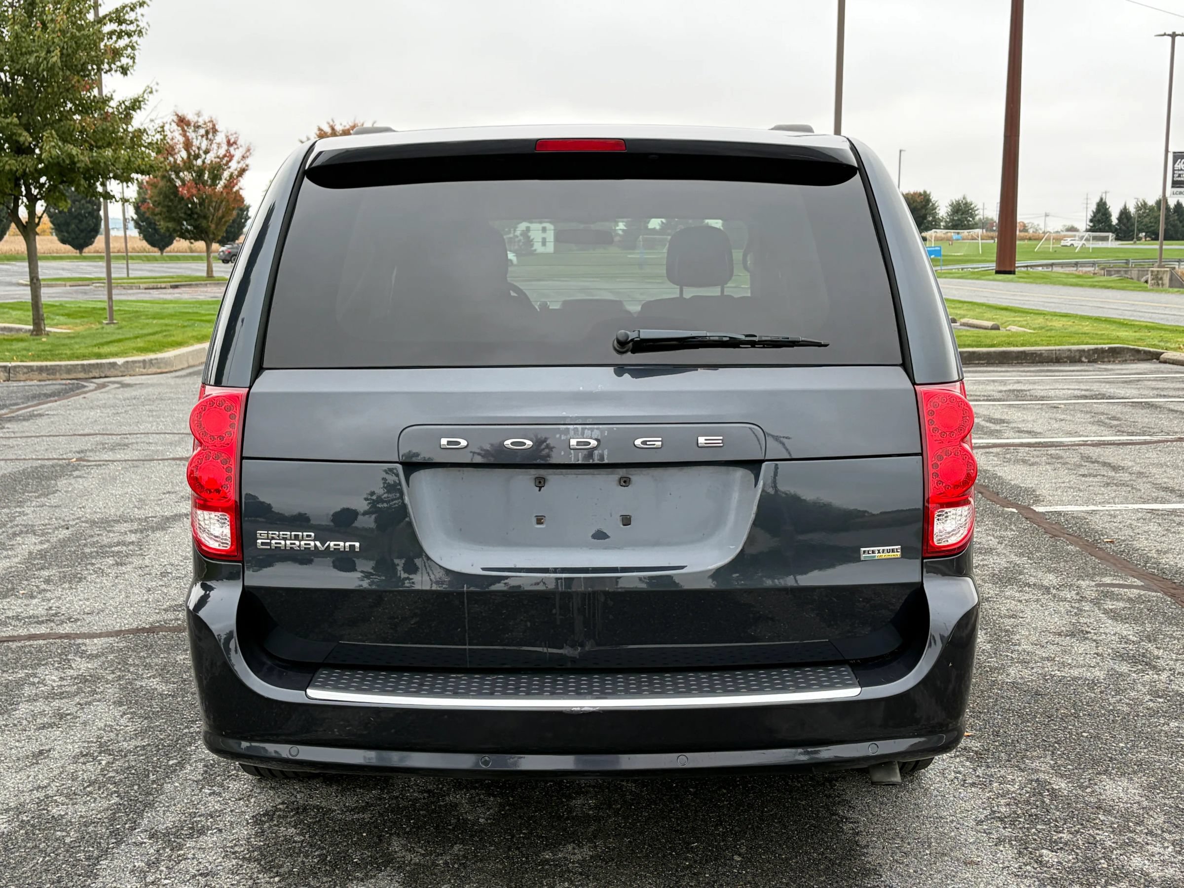Used 2013 Dodge Grand Caravan SXT w/ Rear Park Assist Pkg FWD image 10