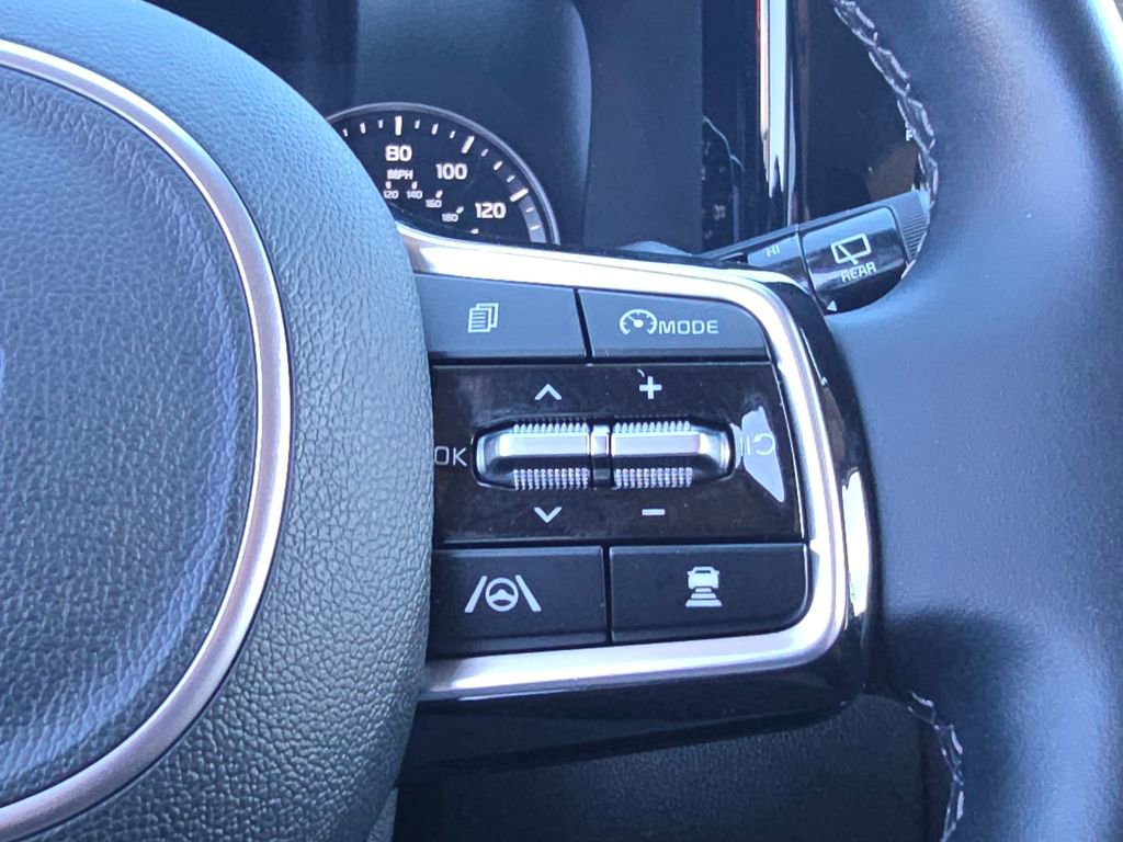 Certified 2023 Kia Sorento EX image 24