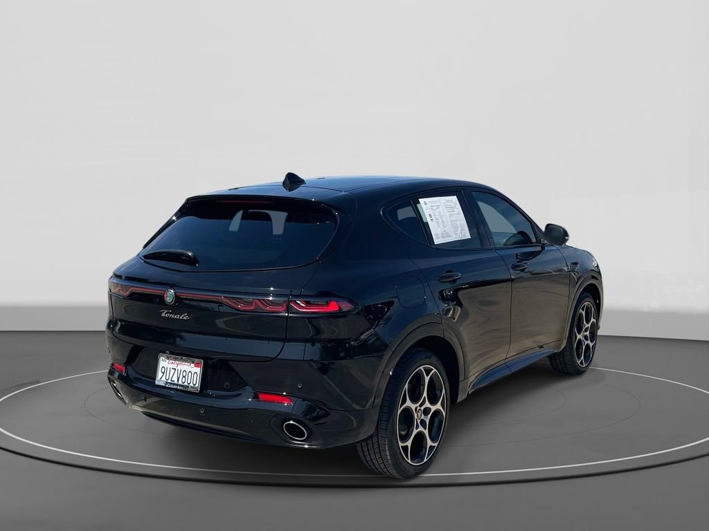 Used 2025 Alfa Romeo Tonale Veloce w/ Premium Package image 4