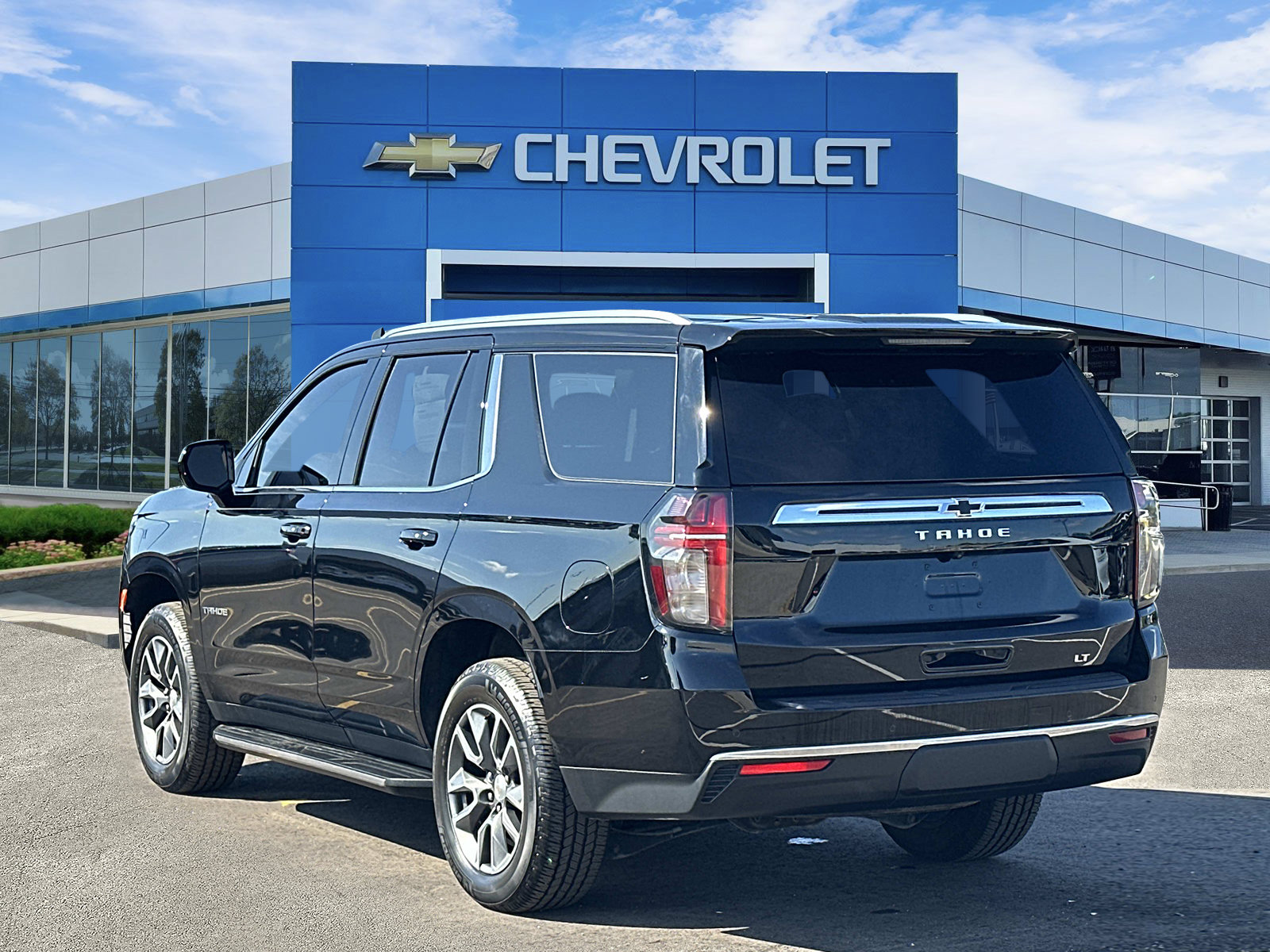 Certified 2021 Chevrolet Tahoe LT AWD/4WD image 3