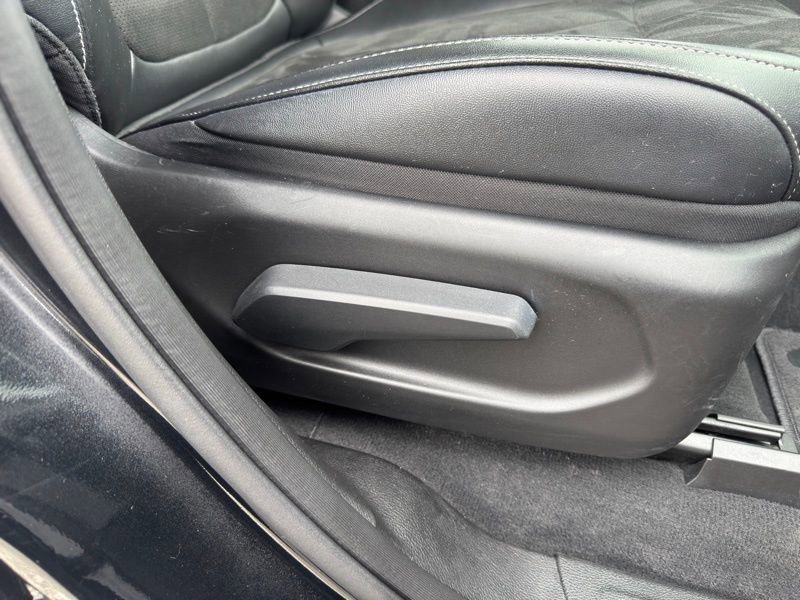 Used 2023 Jeep Grand Cherokee Altitude image 32