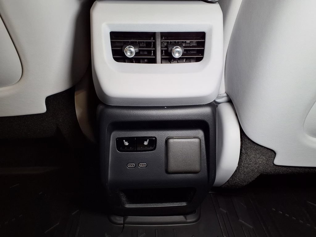 Certified 2025 Cadillac Optiq Luxury 2 w/ LPO, Floor Liner Package AWD/4WD image 14