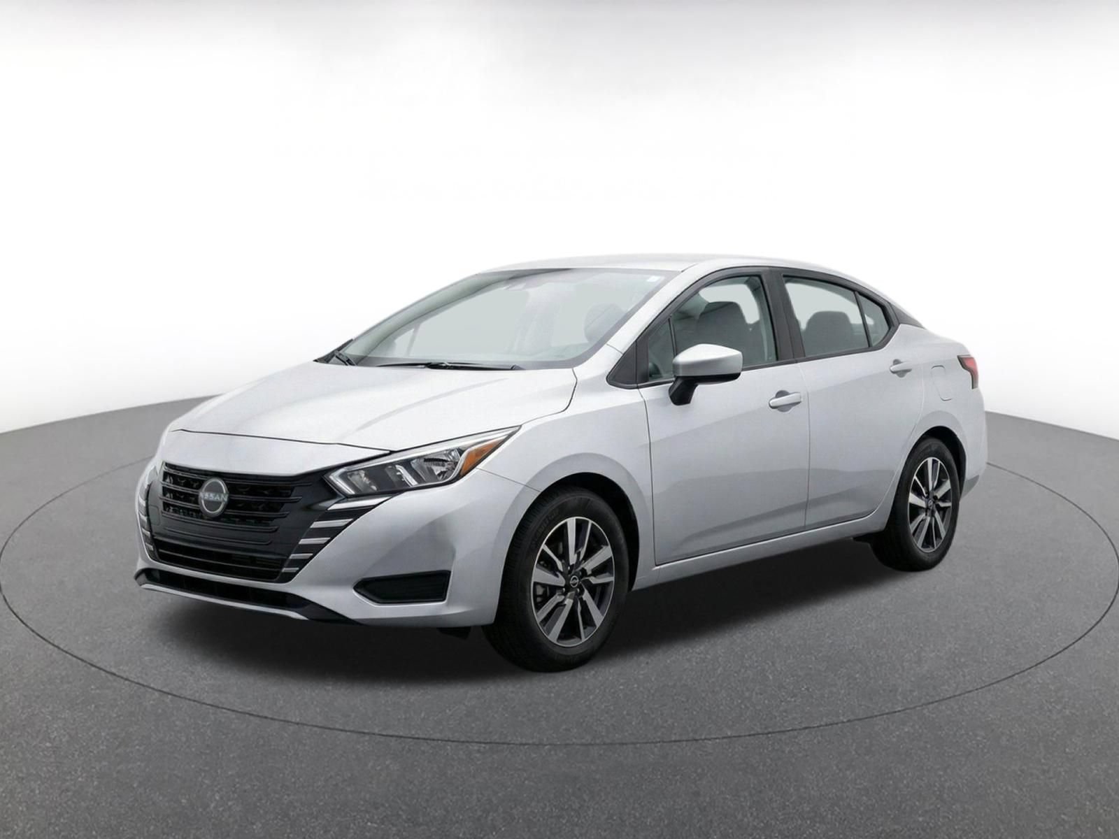 Used 2025 Nissan Versa SV FWD image 3
