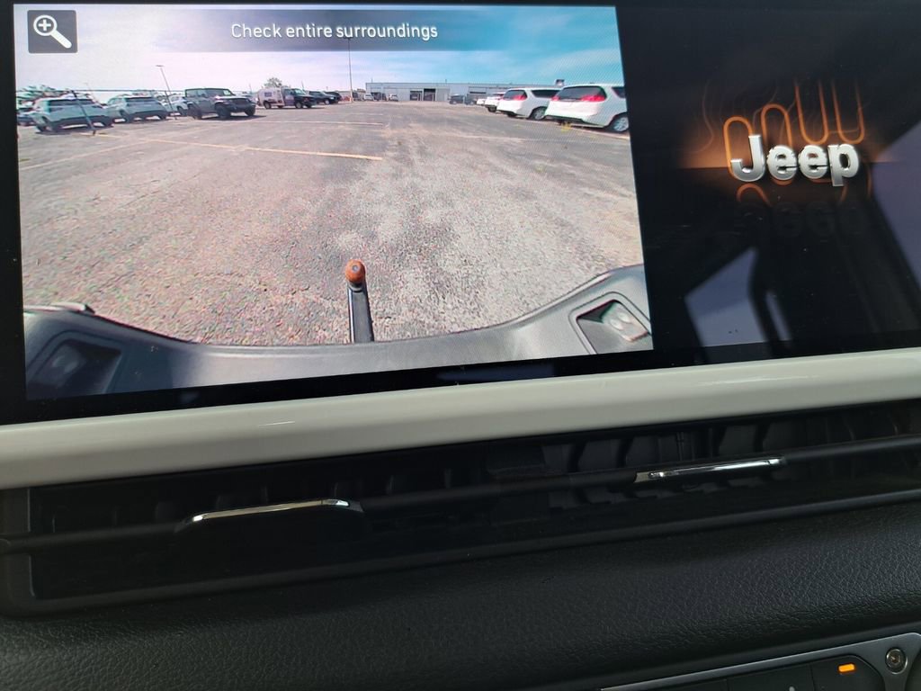 Used 2024 Jeep Gladiator Sport image 11