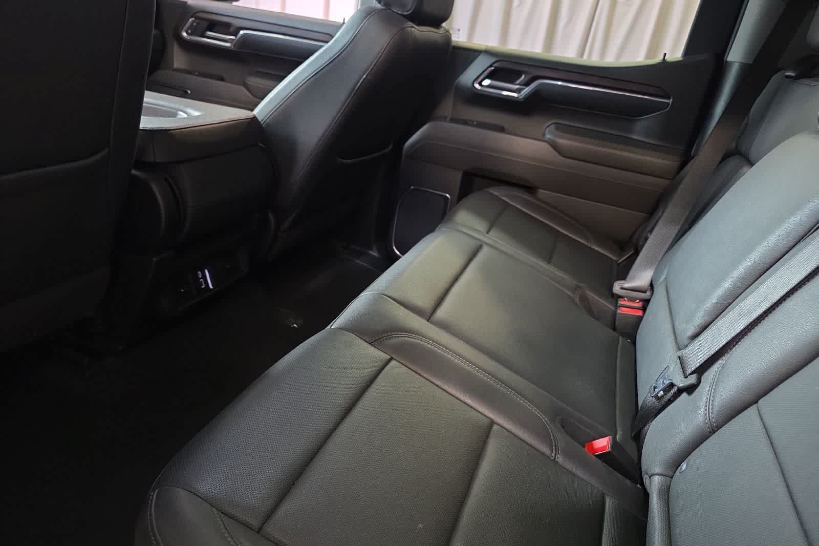 Used 2025 GMC Sierra 1500 SLT RWD image 5
