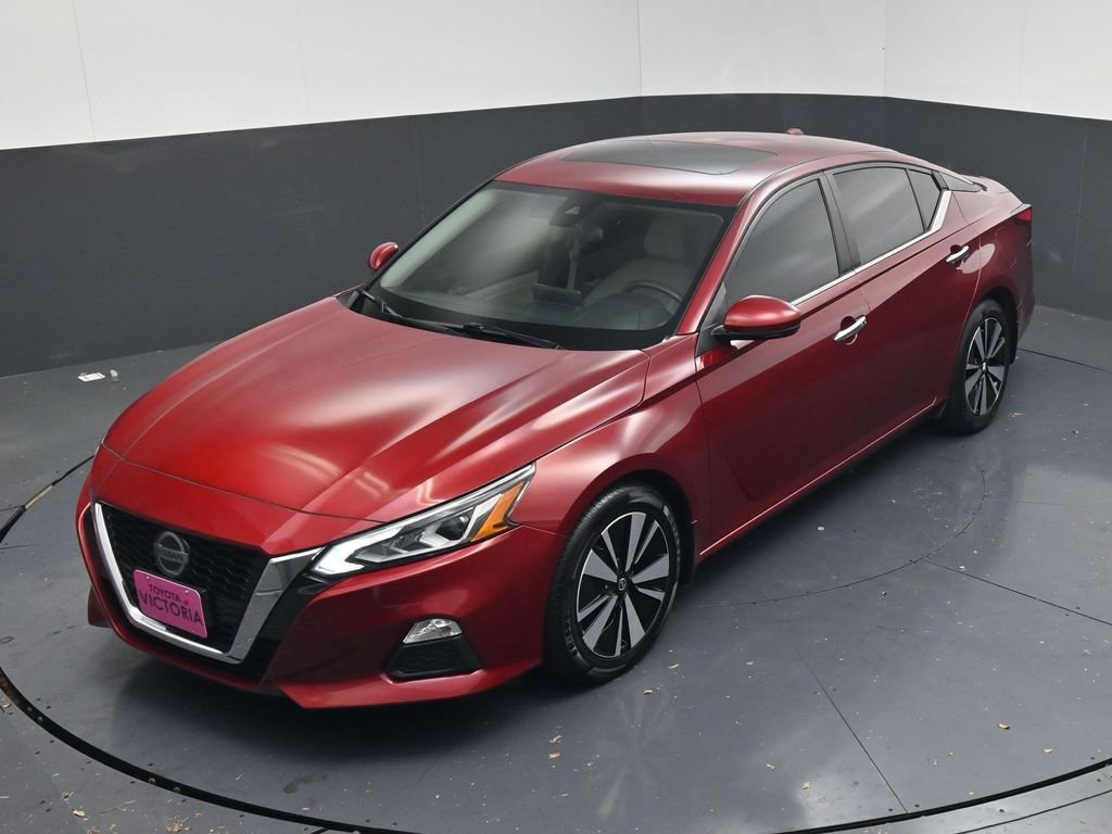 Used 2022 Nissan Altima 2.5 SV w/ SV Premium Package image 16