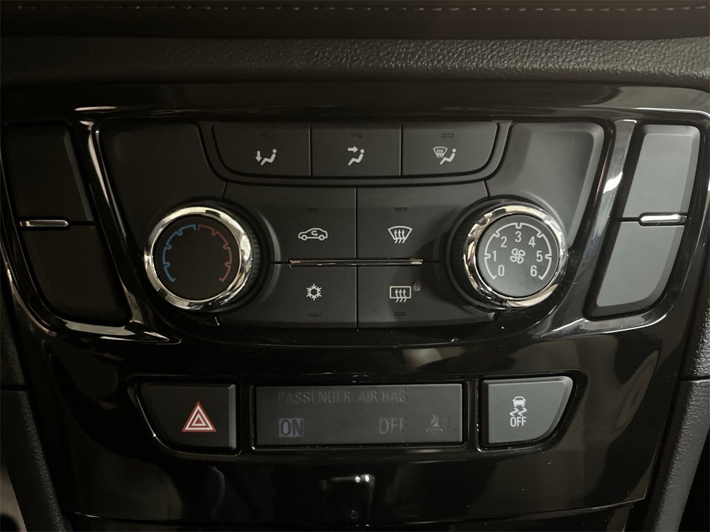 Used 2021 Buick Encore Preferred w/ Safety Package image 20