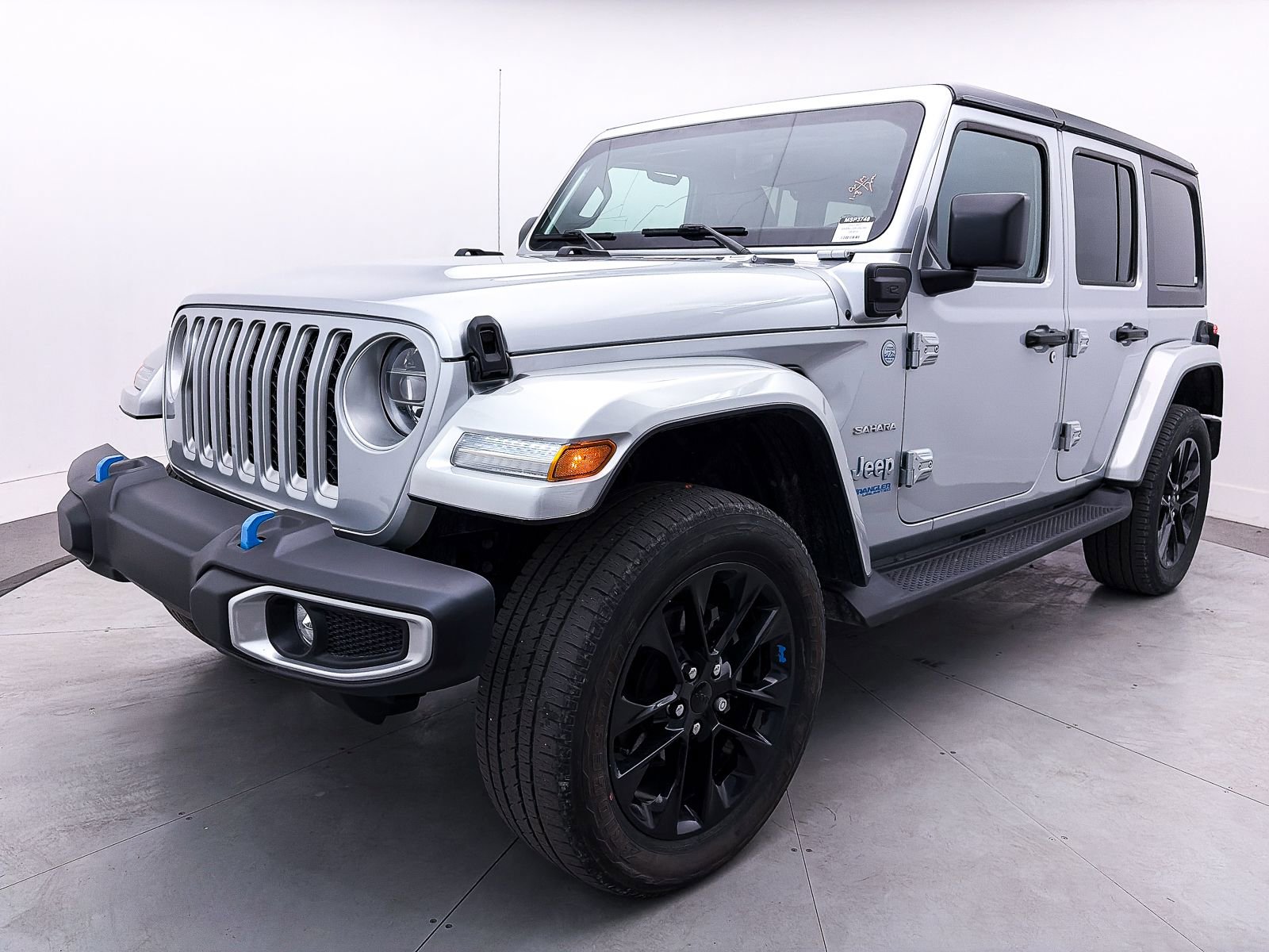 Used 2022 Jeep Wrangler Unlimited Sahara w/ Cold Weather Group image 12