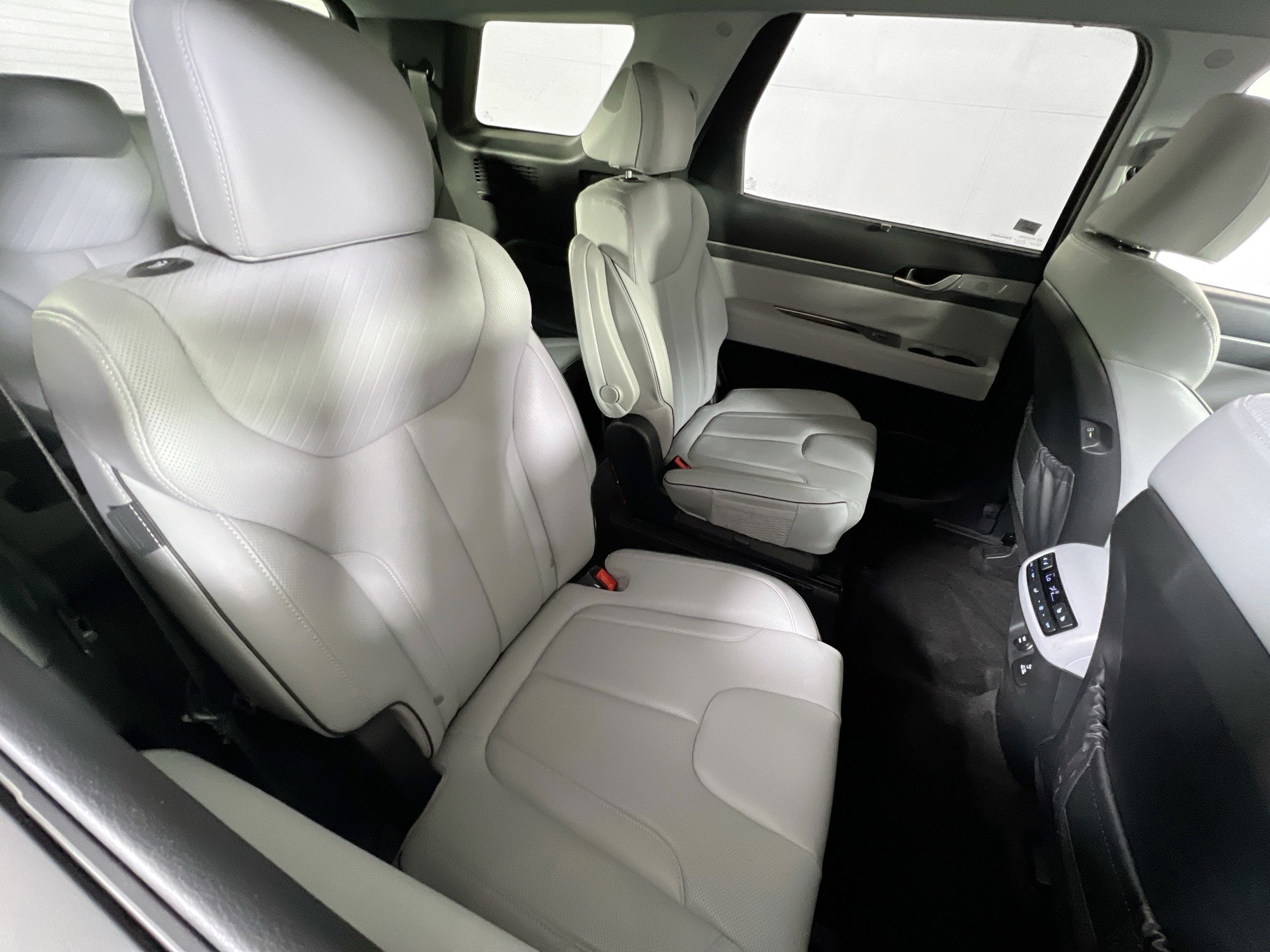 Used 2023 Hyundai Palisade SEL w/ Premium Package AWD/4WD image 28