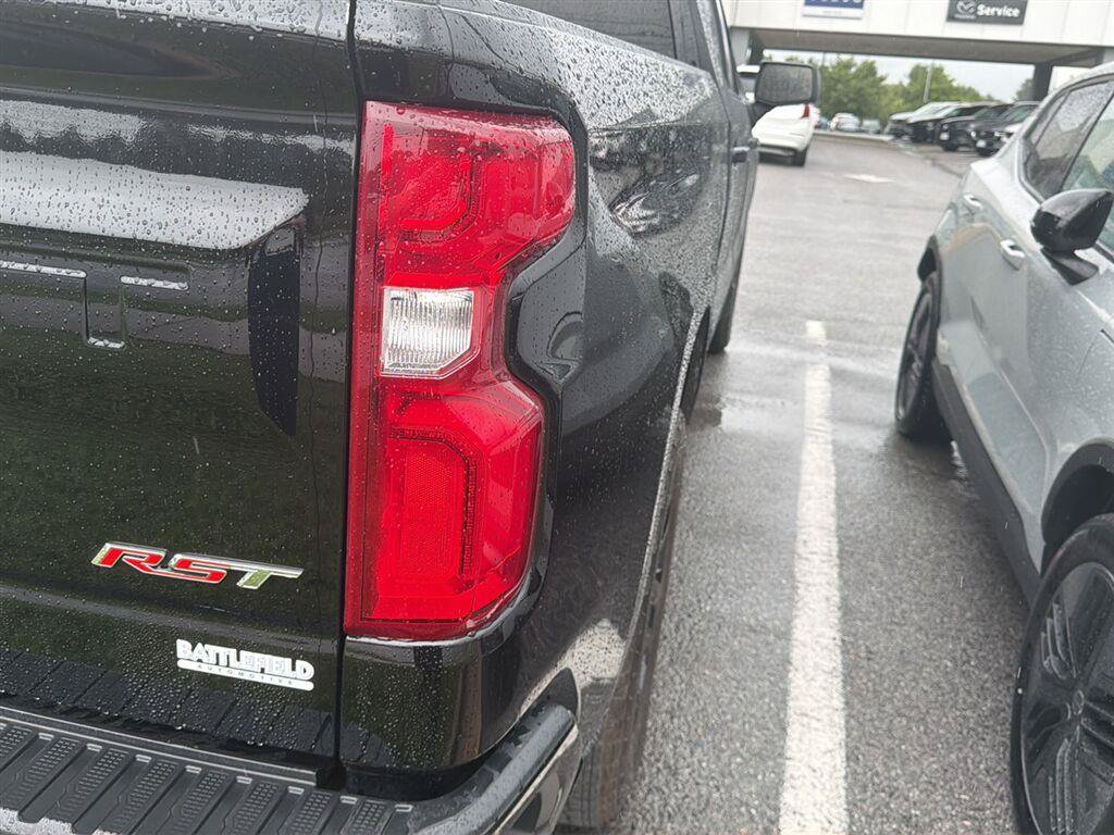 Used 2022 Chevrolet Silverado 1500 RST AWD/4WD image 5