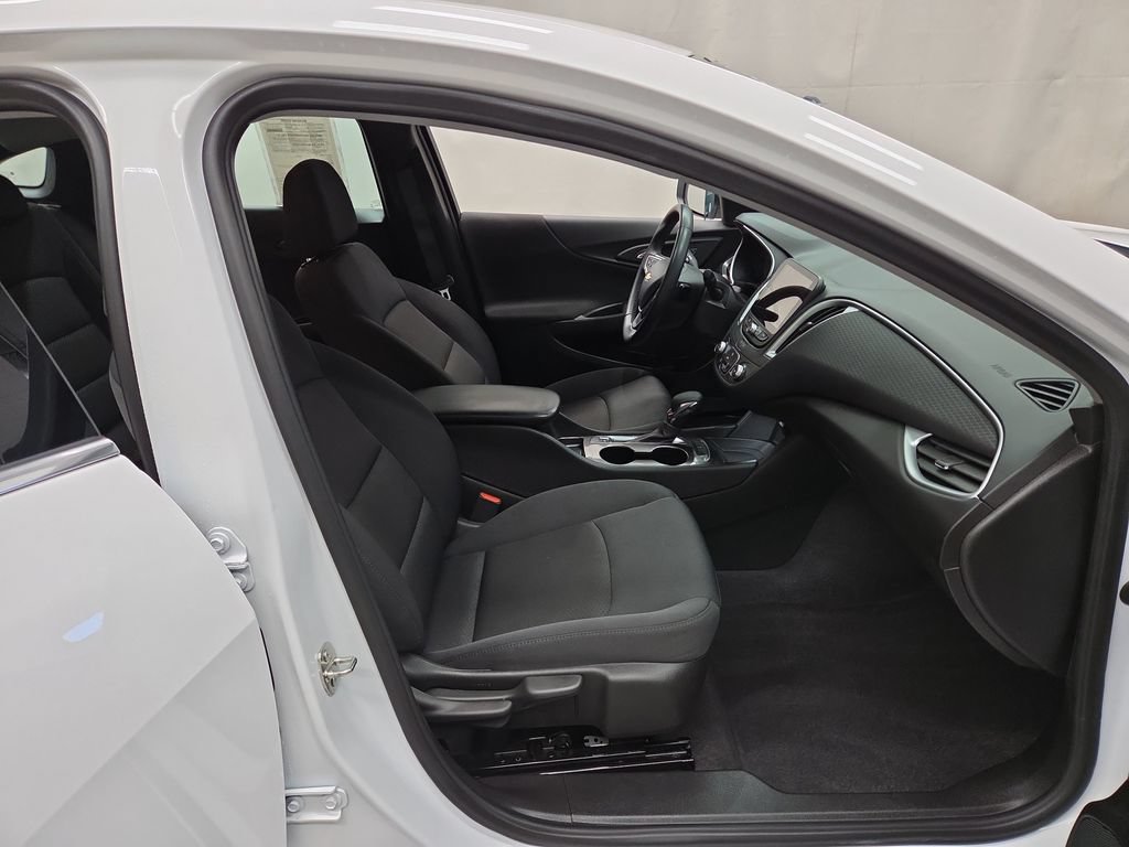 Used 2023 Chevrolet Malibu RS w/ LPO, Floor Liner Package FWD image 11