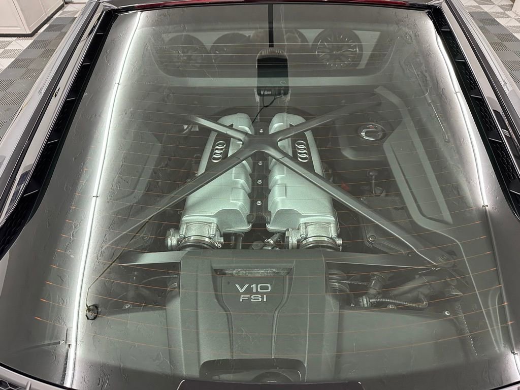 Used 2018 Audi R8 V10 w/ Premium Package image 24
