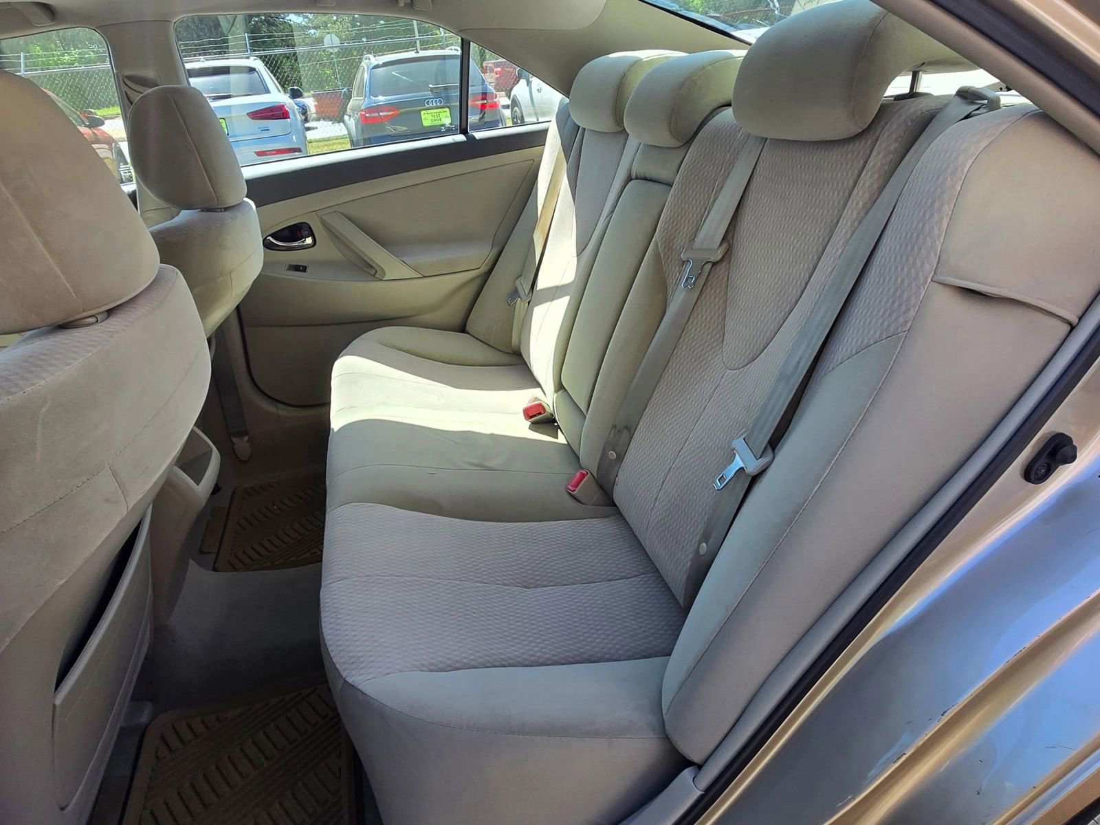 Used 2010 Toyota Camry FWD image 7