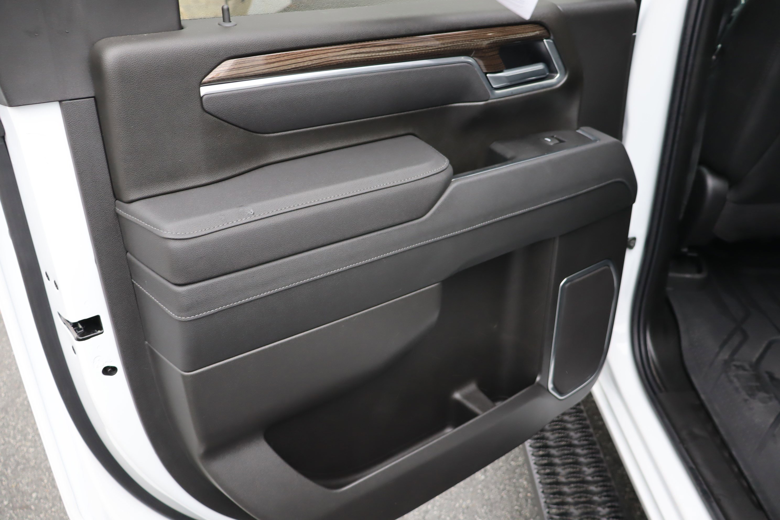 Used 2025 Chevrolet Silverado 2500 LT w/ Trail Boss Package image 32