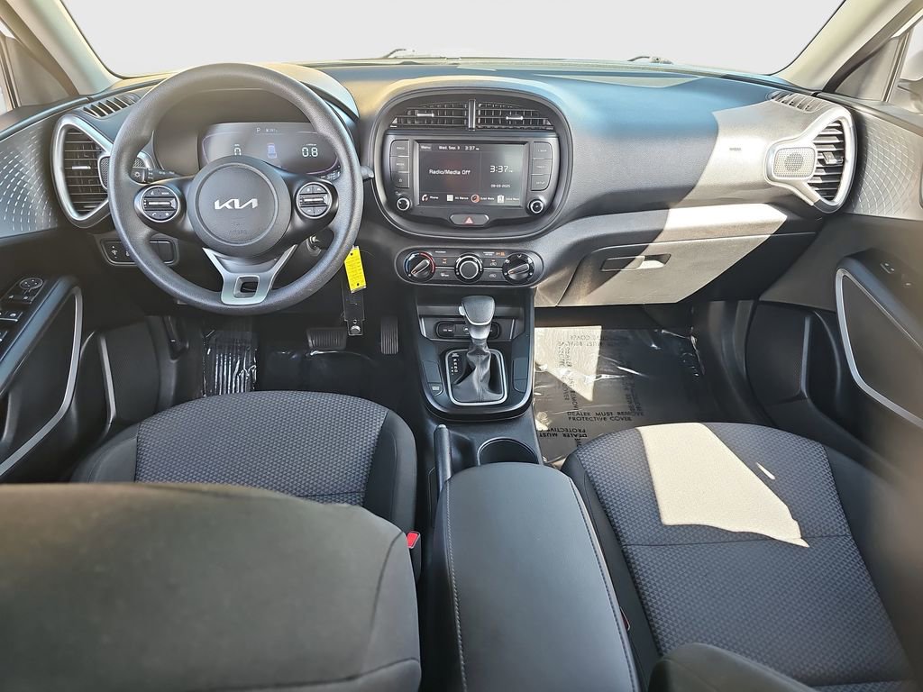Used 2024 Kia Soul LX w/ Option Group 015 image 18