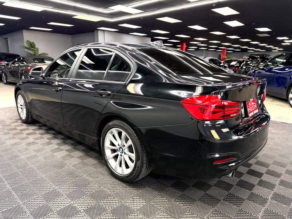 Used 2018 BMW 320i Sedan RWD image 11