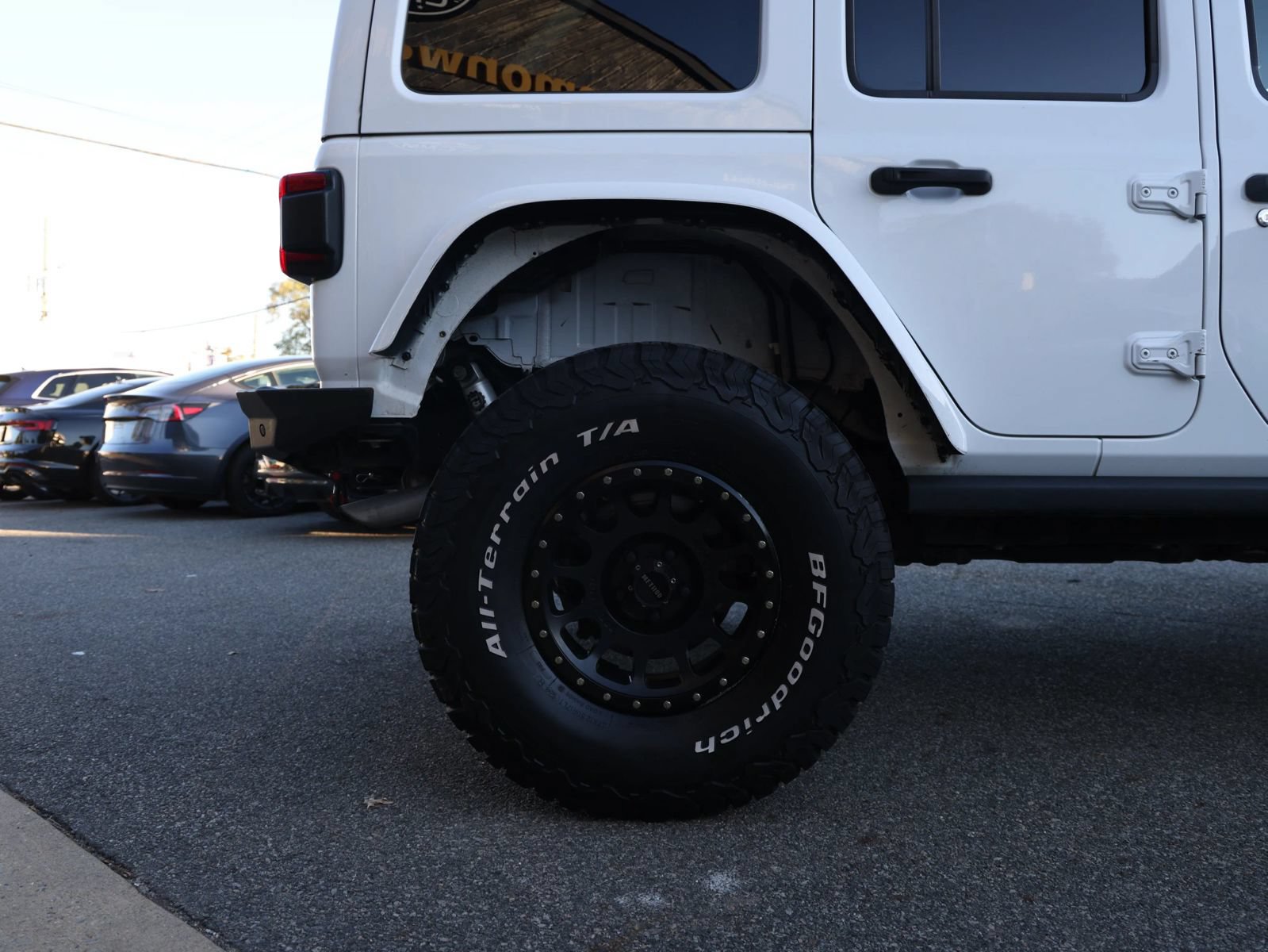 Used 2019 Jeep Wrangler Unlimited Sahara w/ Safety Group AWD/4WD image 11