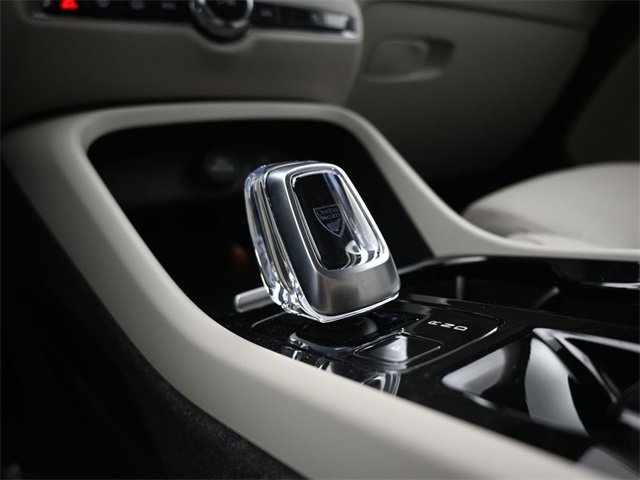 Used 2024 Volvo XC40 B5 Plus w/ Protection Package Premier image 11