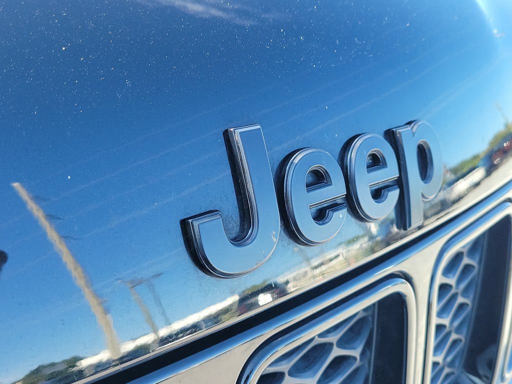 Used 2021 Jeep Grand Cherokee SRT AWD/4WD image 9