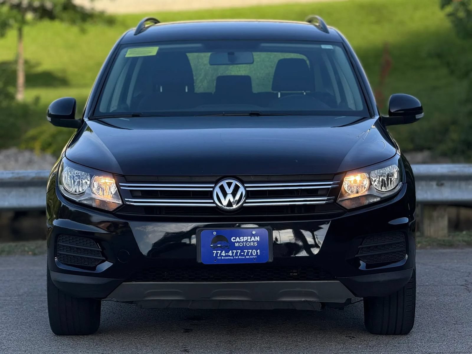 Used 2015 Volkswagen Tiguan SEL FWD image 3