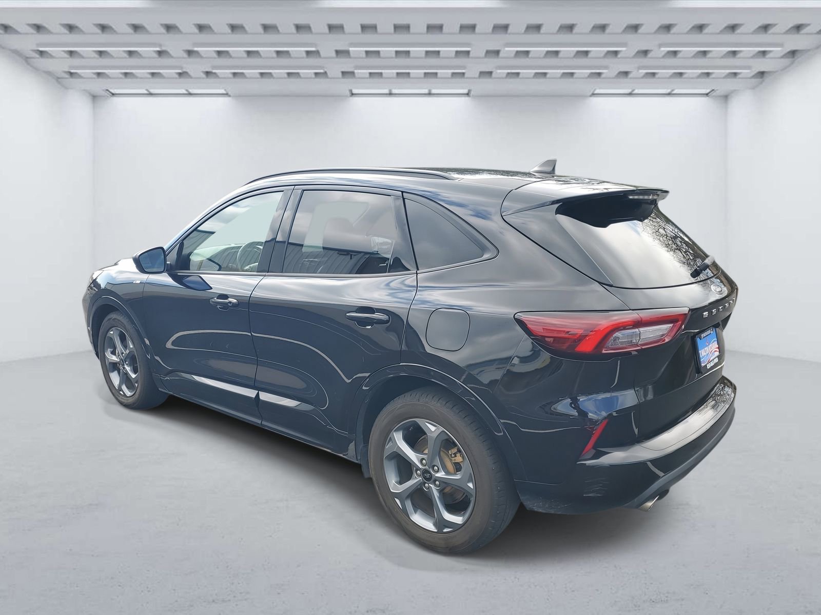 Used 2023 Ford Escape ST-Line image 3