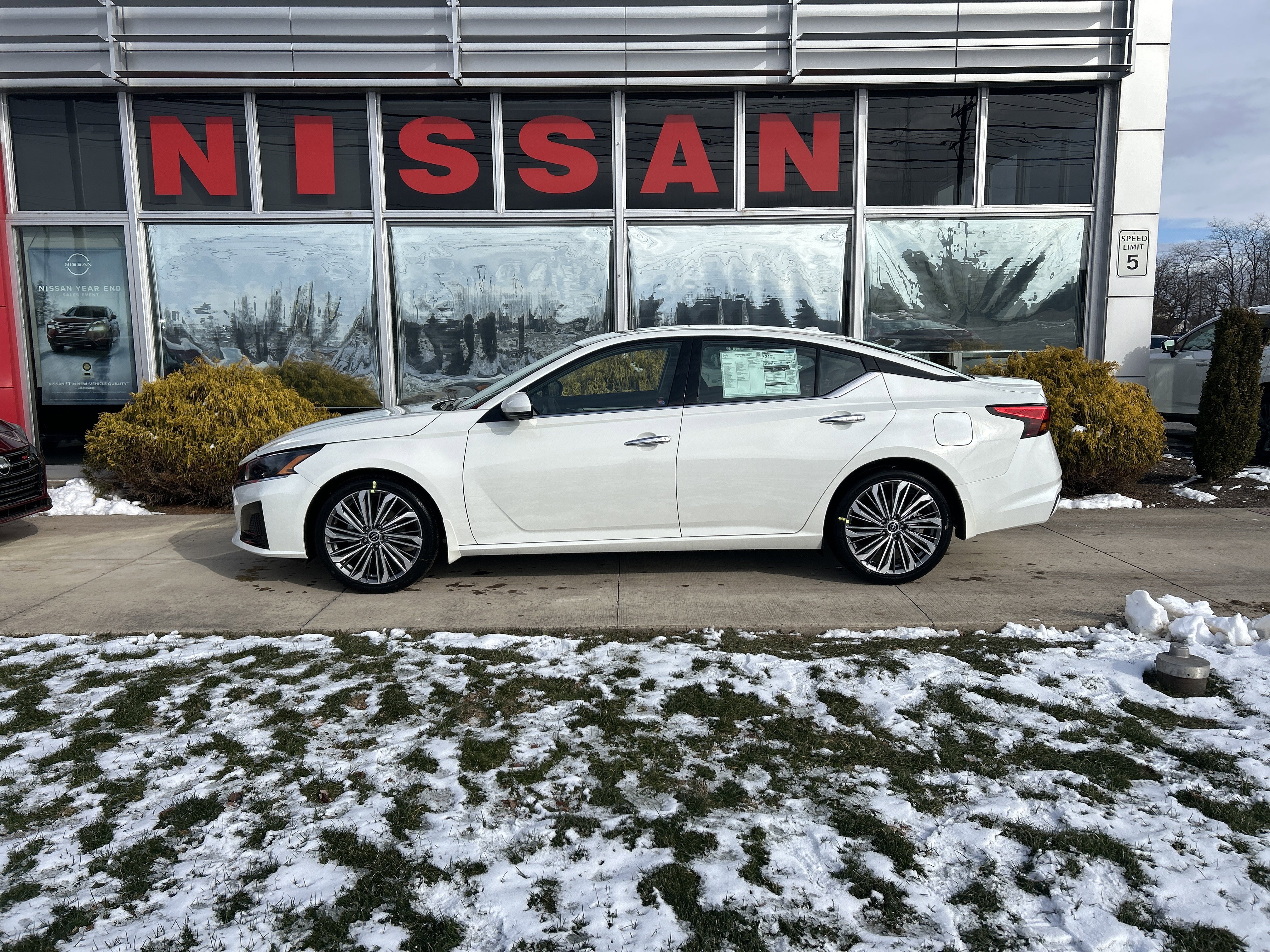 New 2025 Nissan Altima 2.5 SL image 3