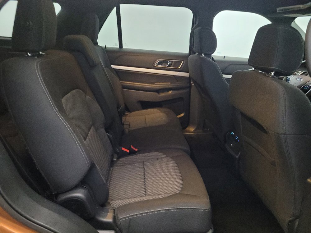 Used 2017 Ford Explorer XLT w/ Equipment Group 201A AWD/4WD image 19