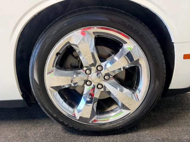 Used 2017 Dodge Challenger R/T w/ Driver Convenience Group image 15