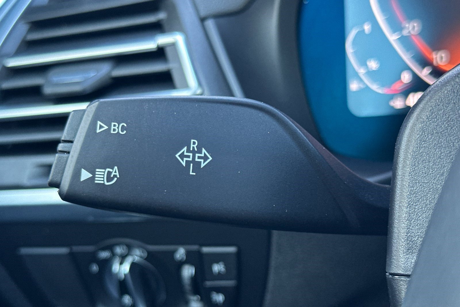 Used 2024 BMW X3 xDrive30i w/ Premium Package image 33