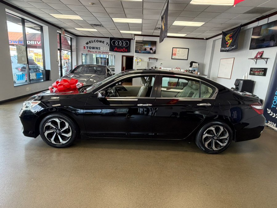 Used 2017 Honda Accord EX-L image 10