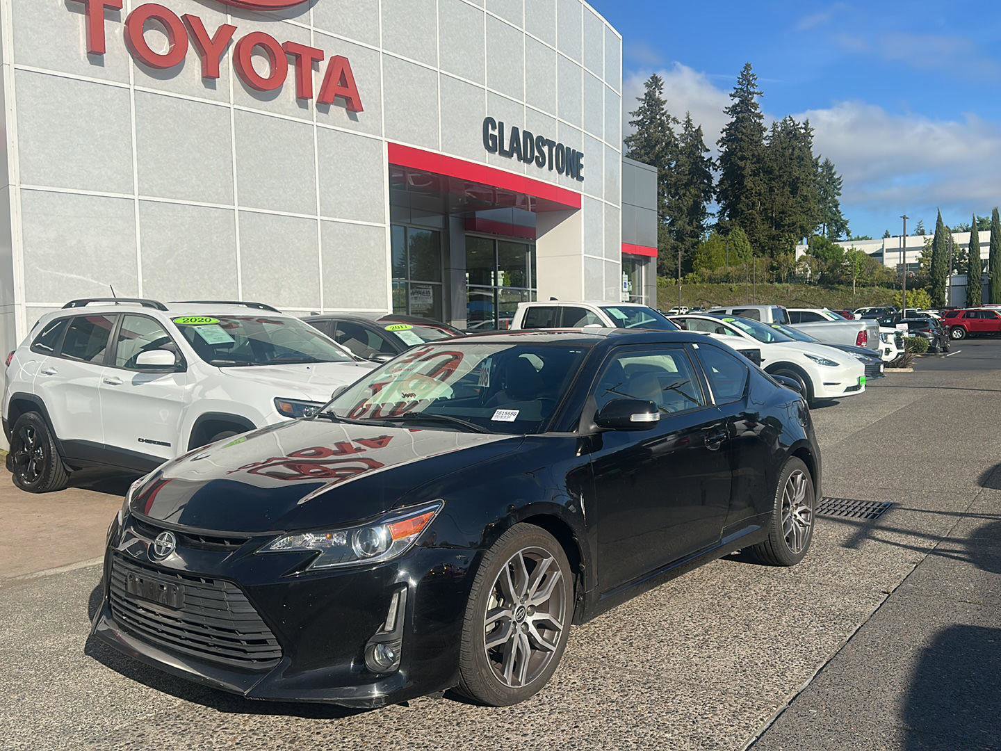 Used 2014 Scion tC FWD image 1
