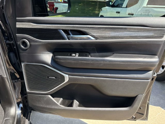 Used 2022 Jeep Wagoneer Series II w/ Flexible Seating Group RWD image 19