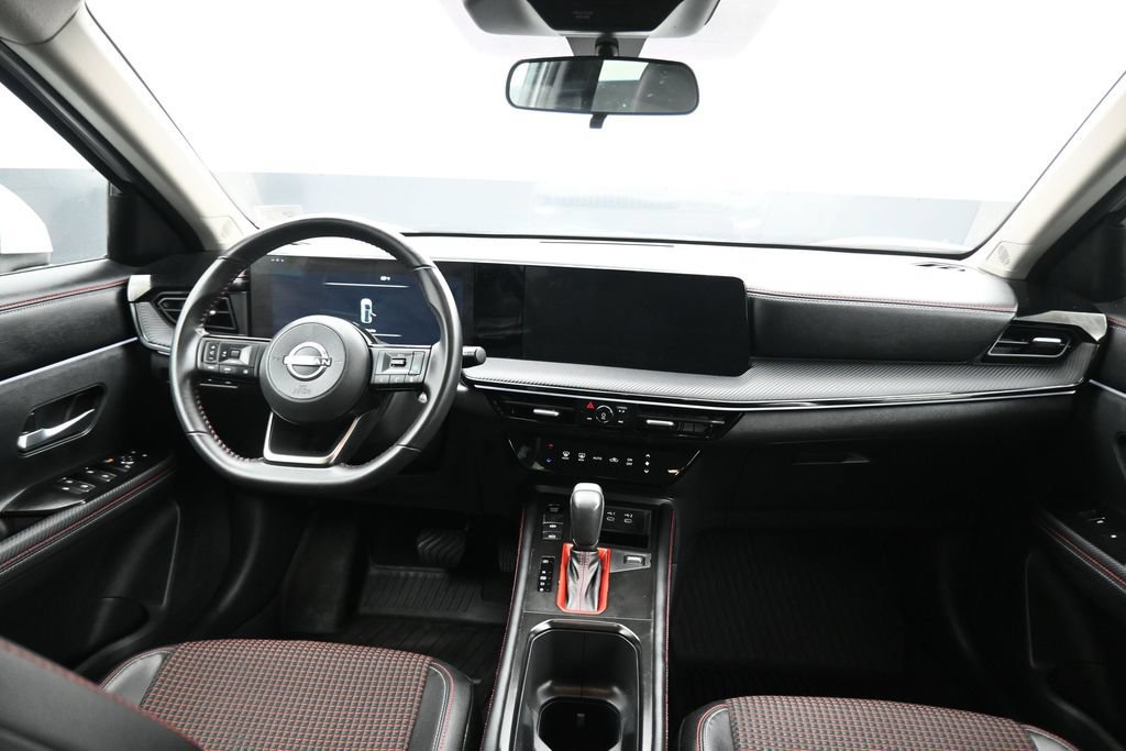 Used 2025 Nissan Kicks SR FWD image 36