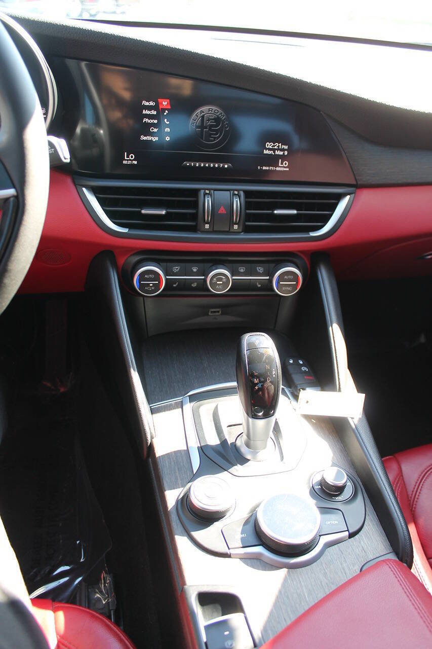 Used 2019 Alfa Romeo Giulia Ti w/ Nero Edizione image 31