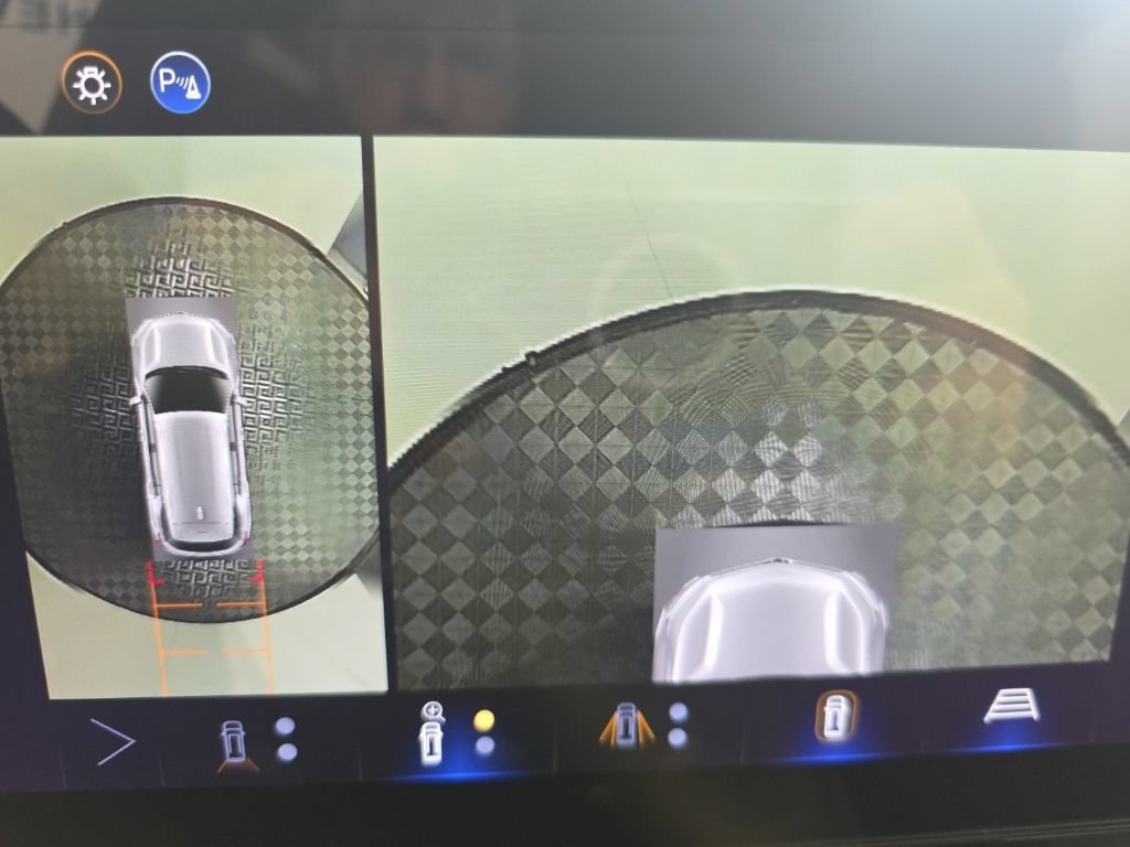 New 2026 Chevrolet Equinox LT w/ Convenience Package II FWD image 27