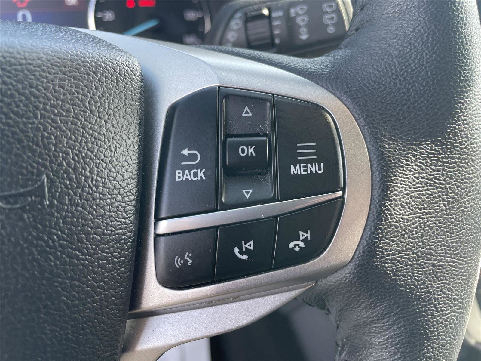Used 2024 Ford Explorer XLT w/ Equipment Group 202A AWD/4WD image 19