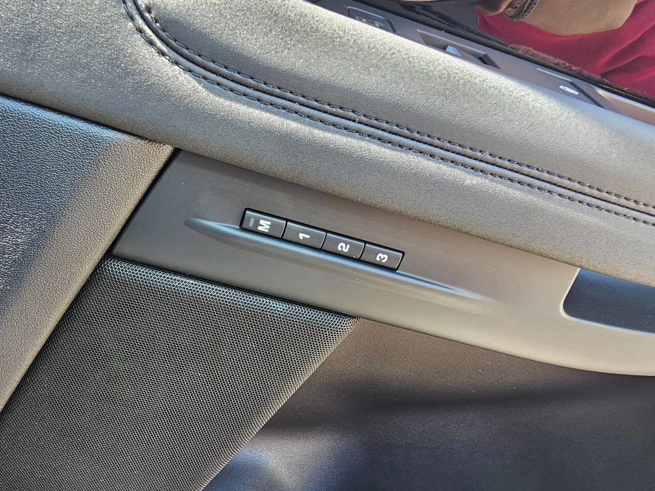 Used 2020 Land Rover Range Rover Evoque SE image 38