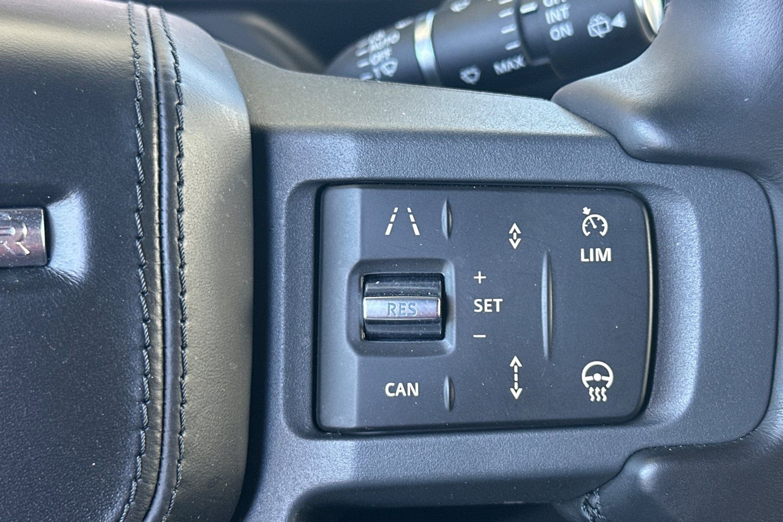 Used 2024 Land Rover Defender 110 X AWD/4WD image 30