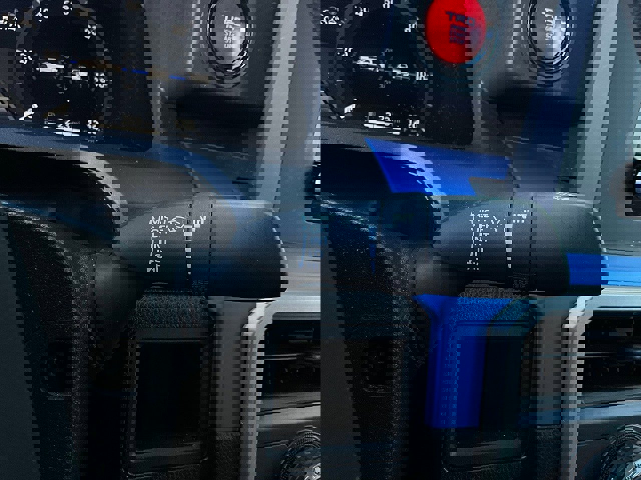 Used 2025 Toyota Tacoma TRD Off-Road image 35