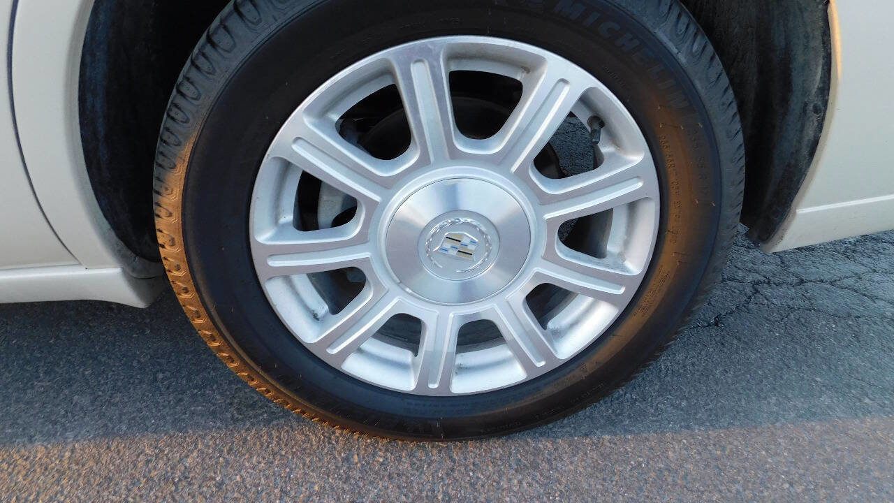 Used 2011 Cadillac DTS FWD image 27