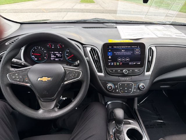Used 2023 Chevrolet Malibu LT FWD image 17