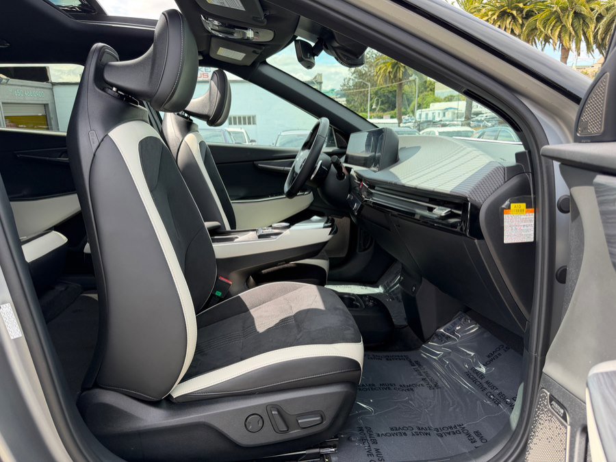 Used 2023 Kia EV6 GT-Line w/ GT-Line Suede Seat Package RWD image 39