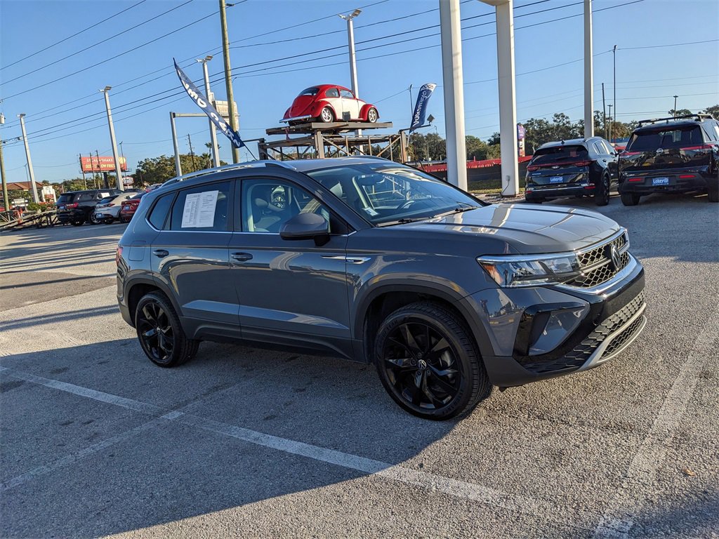 Certified 2023 Volkswagen Taos SE w/ Black Wheel Package image 8