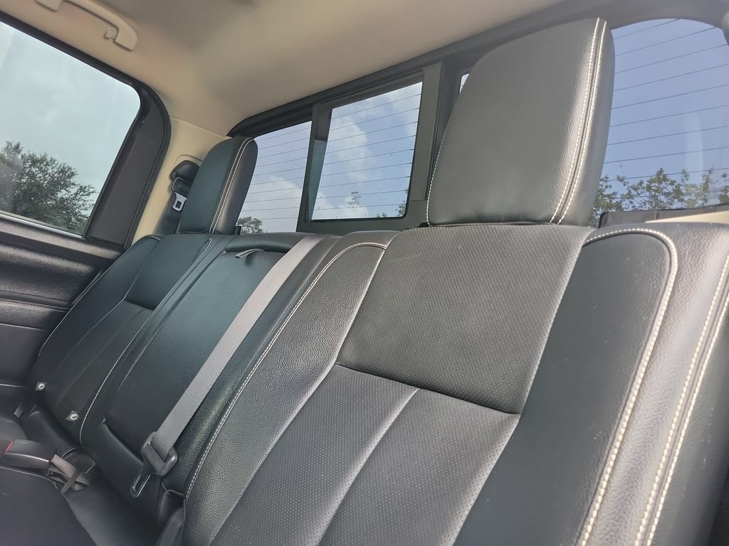 Used 2017 Nissan Titan PRO-4X w/ Pro-4x Convenience Package AWD/4WD image 16