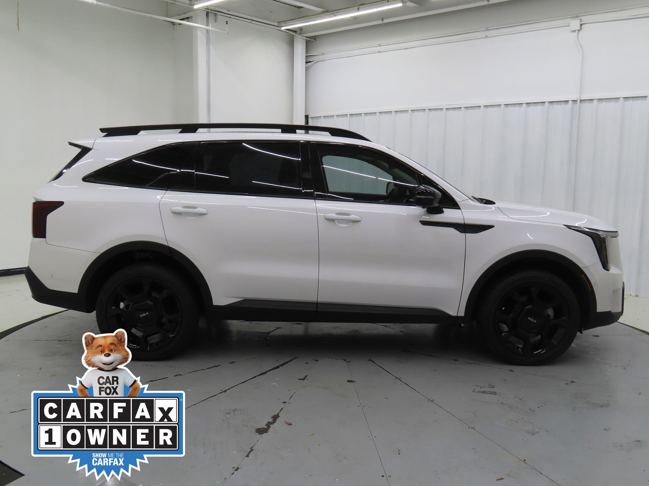 Used 2024 Kia Sorento SX image 2